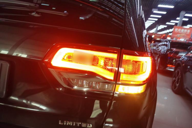 Used Jeep Grand Cherokee 2014 3.0L Comfort Navigation Edition Exterior 3
