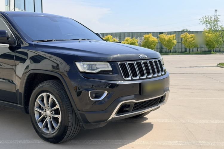 Used Jeep Grand Cherokee 2014 3.6L Elite Navigation Edition Exterior 3