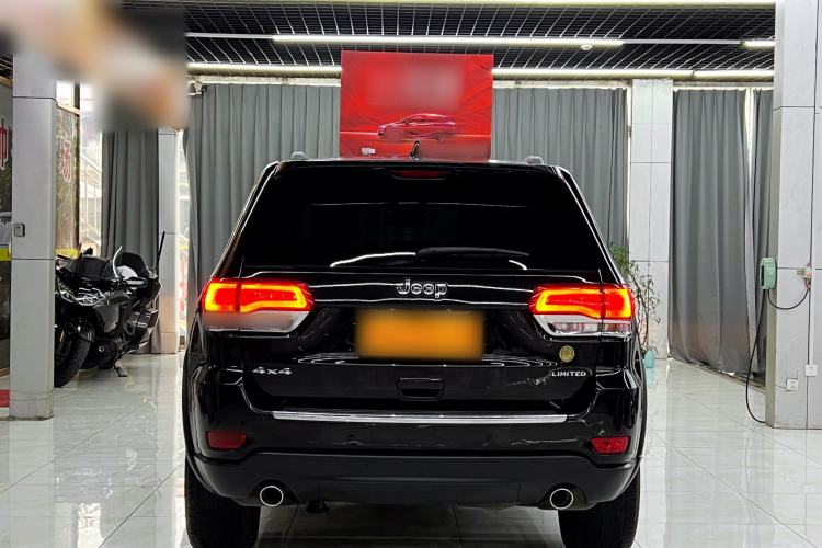 Used Jeep Grand Cherokee 2014 3.0L Comfort Navigation Edition Exterior 4