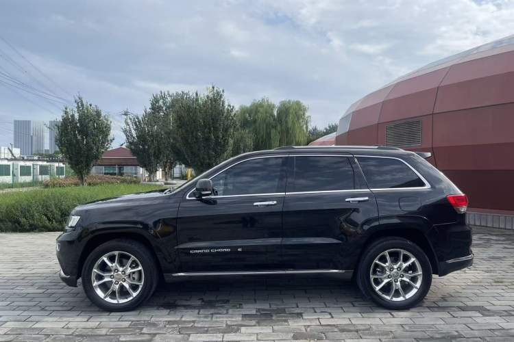 Used Jeep Grand Cherokee 2014 3.6L Flagship Prestige Edition Exterior 4
