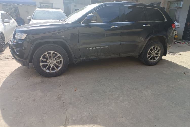 Used Jeep Grand Cherokee 2014 3.0L Comfort Navigation Edition Exterior 5