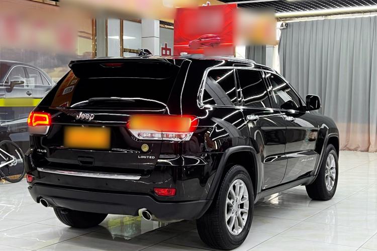 Used Jeep Grand Cherokee 2014 3.0L Comfort Navigation Edition Exterior 5