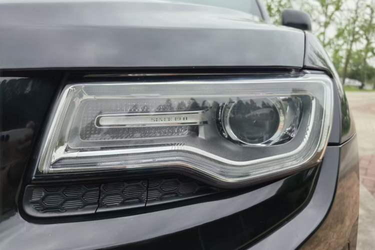 Used Jeep Grand Cherokee 2014 3.6L Elite Navigation Edition Exterior 5