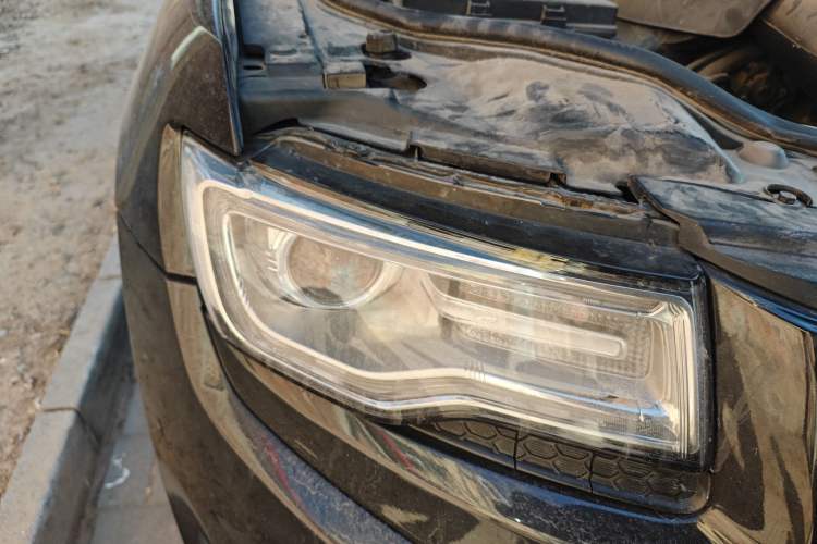Used Jeep Grand Cherokee 2014 3.0L Comfort Navigation Edition Exterior 6