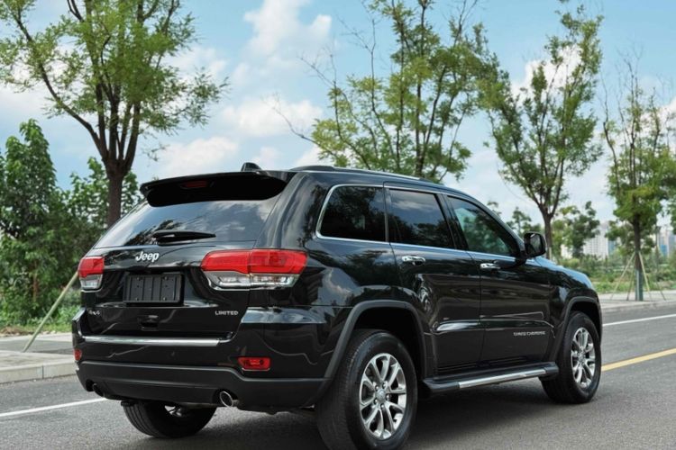 Used Jeep Grand Cherokee 2014 3.0L Comfort Navigation Edition Exterior 7