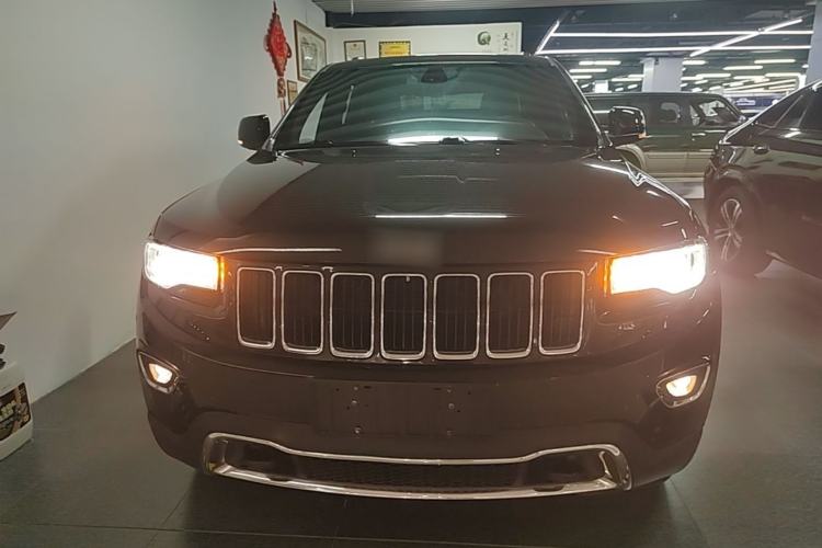 Used Jeep Grand Cherokee 2014 3.0L Comfort Navigation Edition Front
