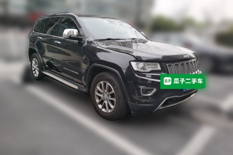 Used Jeep Grand Cherokee 2014 3.0TD Diesel Comfort Navigation Version Front Right 45 Deg