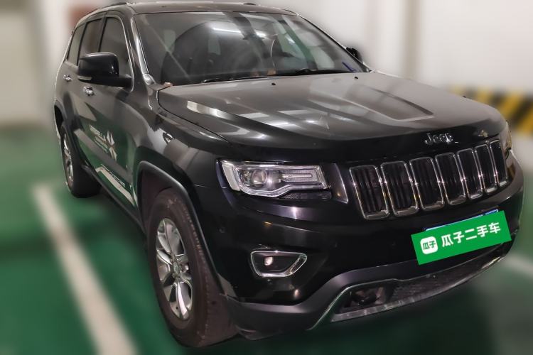 Used Jeep Grand Cherokee 2014 3.0L Comfort Navigation Edition Front Right 45 Deg