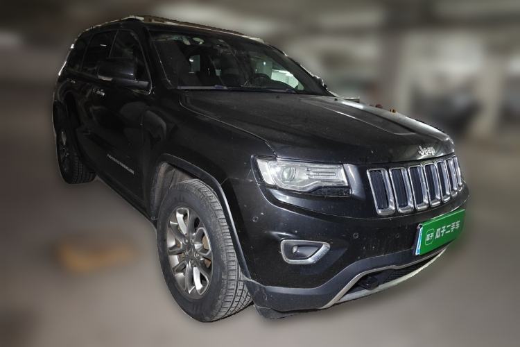 Used Jeep Grand Cherokee 2014 3.0L Comfort Navigation Edition Front Right 45 Deg