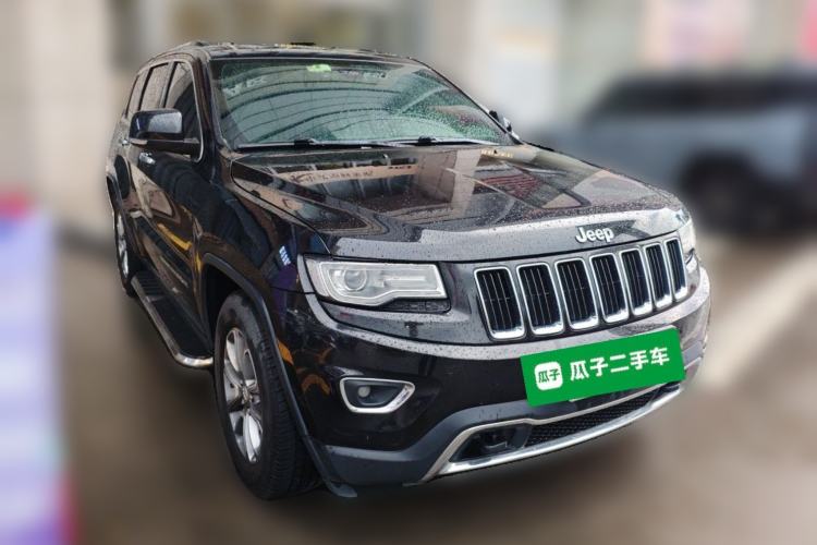 Used Jeep Grand Cherokee 2014 3.0L Comfort Navigation Edition Front Right 45 Deg
