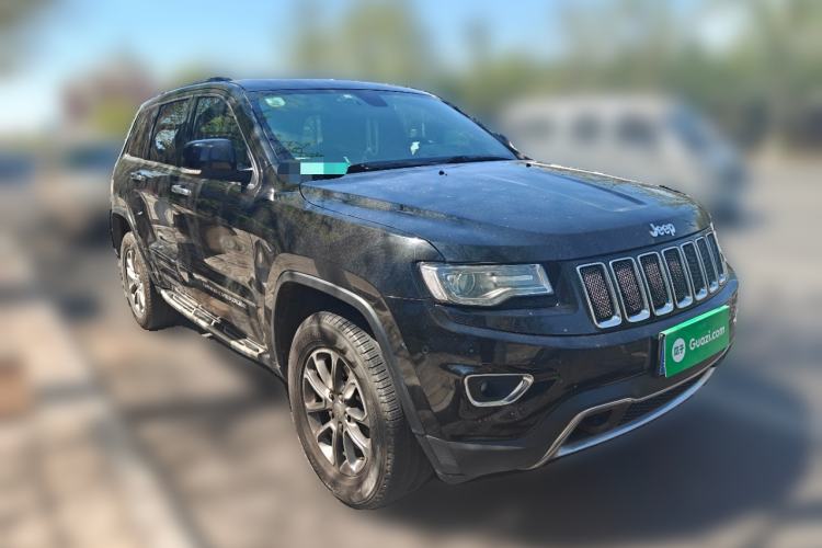 Used Jeep Grand Cherokee 2014 3.6L Elite Navigation Edition Front Right 45 Deg