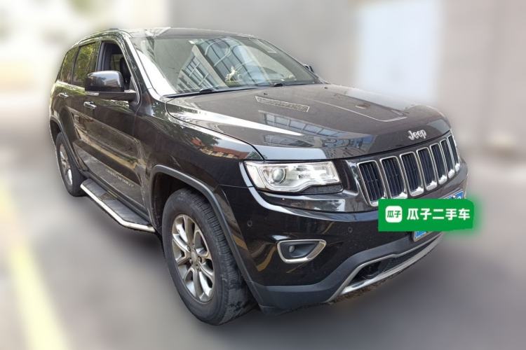 Used Jeep Grand Cherokee  Front Right 45 Deg