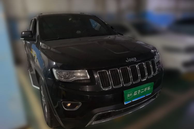 Used Jeep Grand Cherokee 2014 3.6L Elite Navigation Edition Front Right 45 Deg
