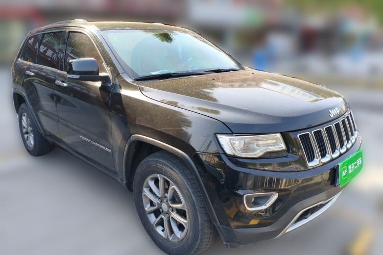 Used Jeep Grand Cherokee 2014 3.6L Elite Navigation Edition Front Right 45 Deg