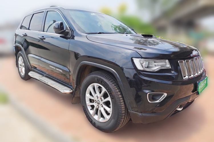 Used Jeep Grand Cherokee 2014 3.6L Comfort Navigation Edition Front Right 45 Deg