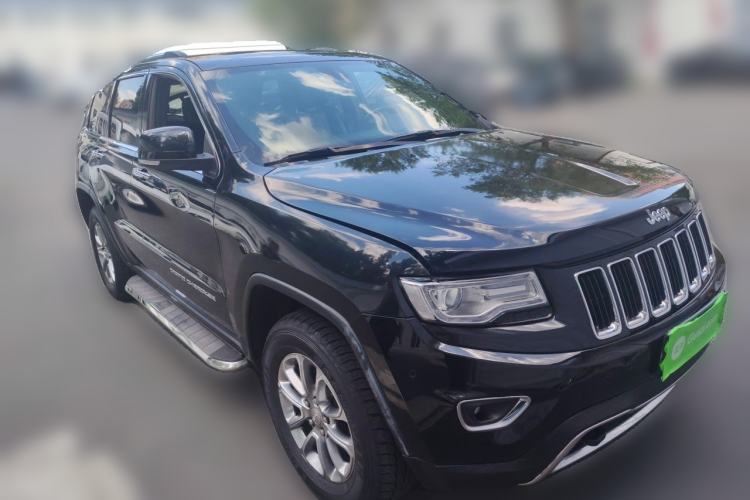 Used Jeep Grand Cherokee 2014 3.6L Elite Navigation Edition Front Right 45 Deg