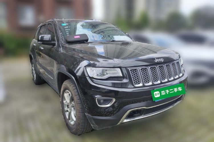 Used Jeep Grand Cherokee 2014 3.6L Elite Navigation Edition Front Right 45 Deg