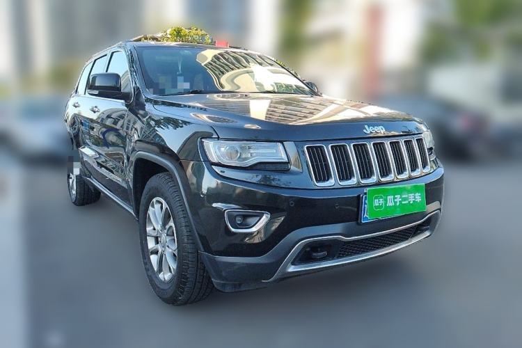 Used Jeep Grand Cherokee 2014 3.0L Comfort Navigation Edition Front Right 45 Deg