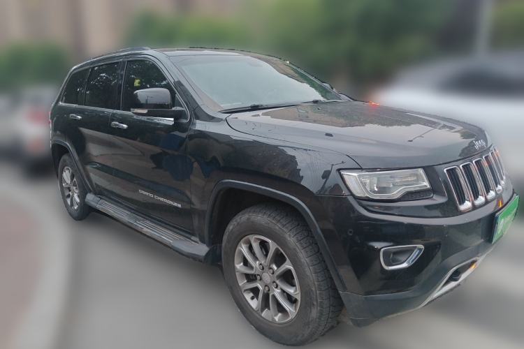 Used Jeep Grand Cherokee 2014 3.6L Elite Navigation Edition Front Right 45 Deg