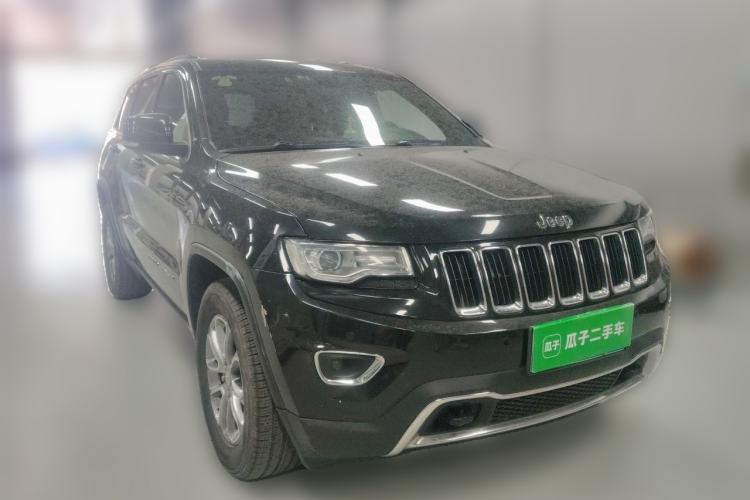 Used Jeep Grand Cherokee 2014 3.6L Comfort Navigation Edition Front Right 45 Deg