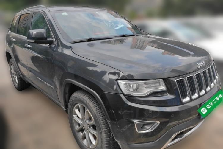 Used Jeep Grand Cherokee 2014 3.6L Elite Navigation Edition Front Right 45 Deg