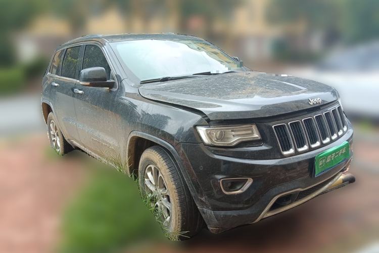 Used Jeep Grand Cherokee 2014 3.0L Comfort Navigation Edition Front Right 45 Deg