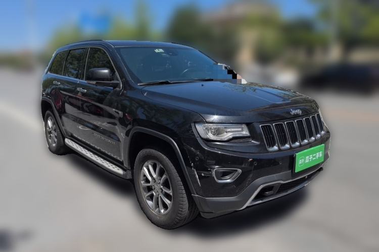 Used Jeep Grand Cherokee 2014 3.6L Elite Navigation Edition Front Right 45 Deg