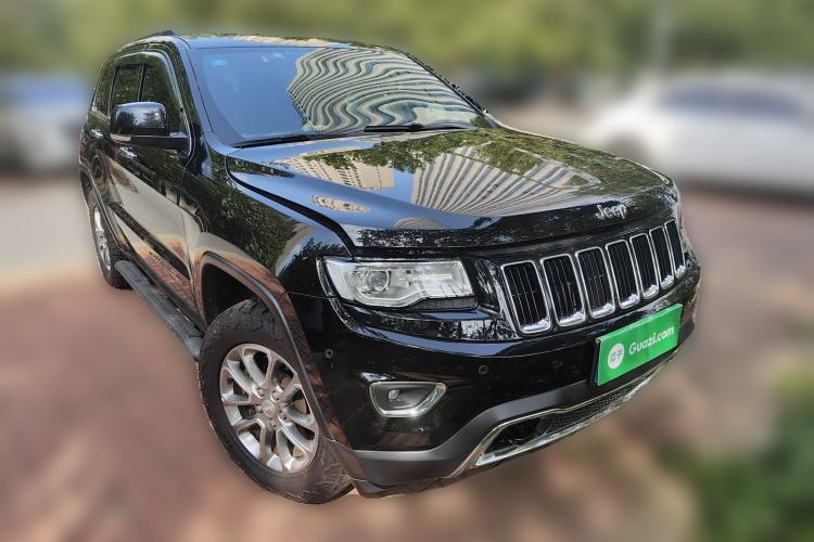 Used Jeep Grand Cherokee 2014 3.6L Elite Navigation Edition Front Right 45 Deg