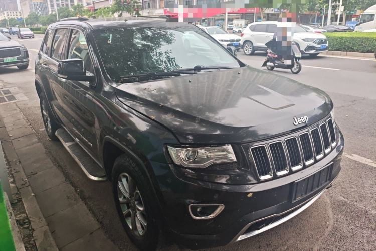 Used Jeep Grand Cherokee 2014 3.0L Comfort Navigation Edition Front Right 45 Deg