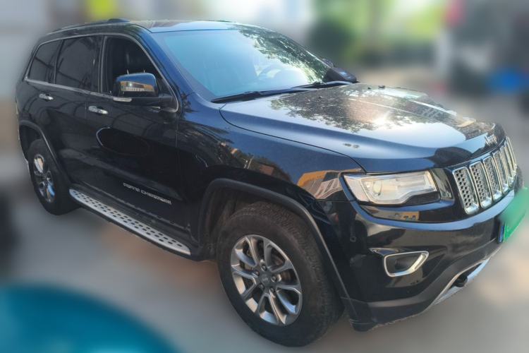 Used Jeep Grand Cherokee 2014 3.6L Elite Navigation Edition Front Right 45 Deg