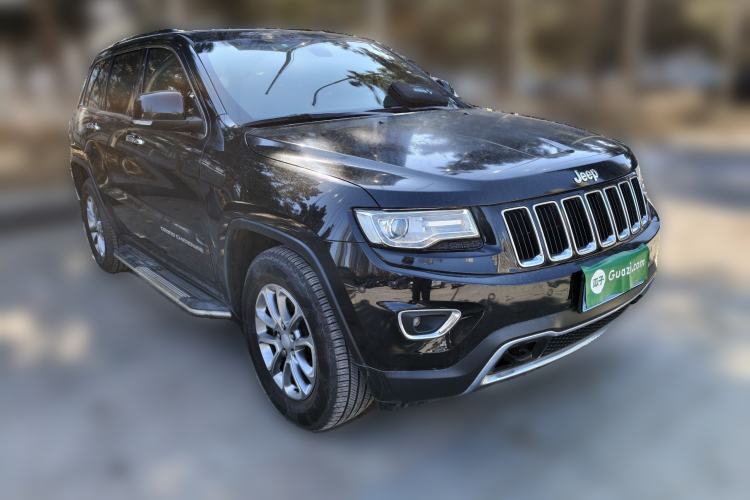 Used Jeep Grand Cherokee 2014 3.0L Comfort Navigation Edition Front Right 45 Deg