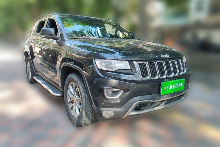 Used Jeep Grand Cherokee 2014 3.0TD Diesel Comfort Navigation Version Front Right 45 Deg