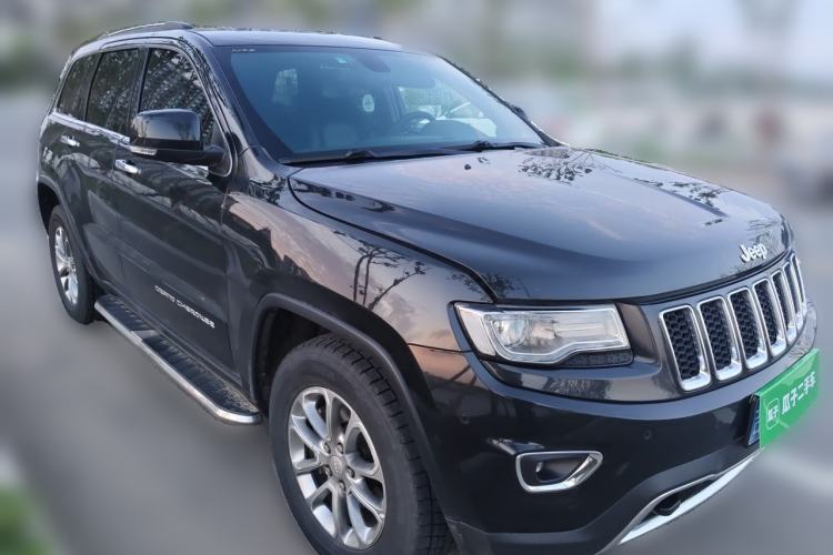 Used Jeep Grand Cherokee 2014 3.0L Comfort Navigation Edition Front Right 45 Deg