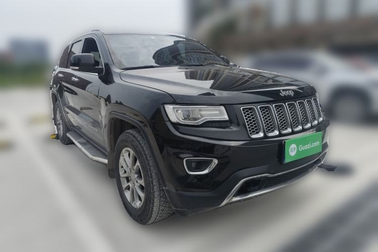 Used Jeep Grand Cherokee 2014 3.6L Elite Navigation Edition Front Right 45 Deg