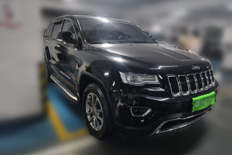 Used Jeep Grand Cherokee 2014 3.0TD Diesel Comfort Navigation Version Front Right 45 Deg