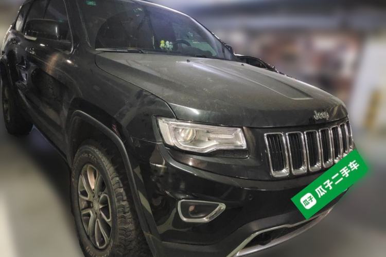 Used Jeep Grand Cherokee 2014 3.0TD Diesel Comfort Navigation Version Front Right 45 Deg