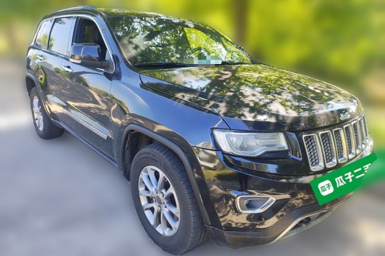 Used Jeep Grand Cherokee 2014 3.0TD Diesel Comfort Navigation Version Front Right 45 Deg