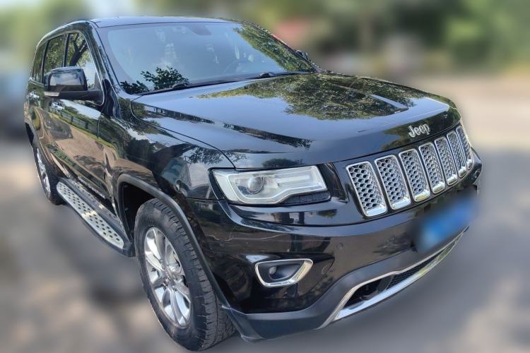 Used Jeep Grand Cherokee 2014 3.0L Comfort Navigation Edition Front Right 45 Deg