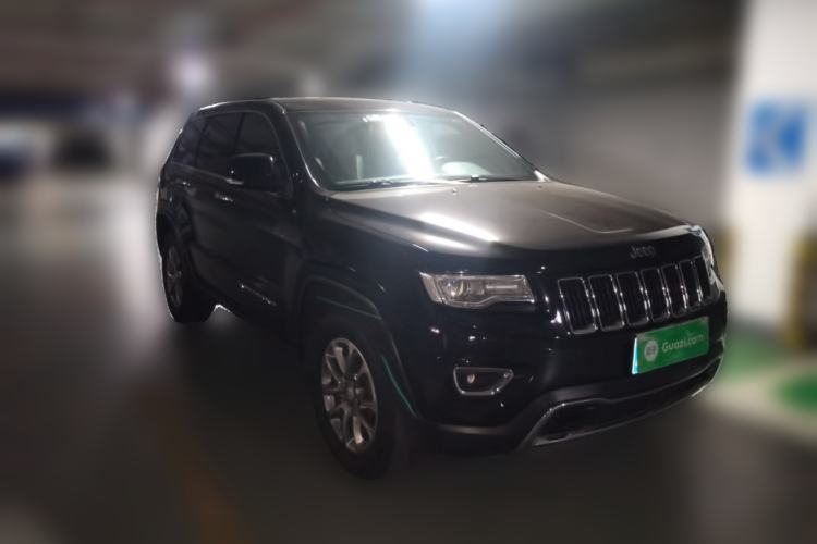 Used Jeep Grand Cherokee 2014 3.0L Comfort Navigation Edition Front Right 45 Deg