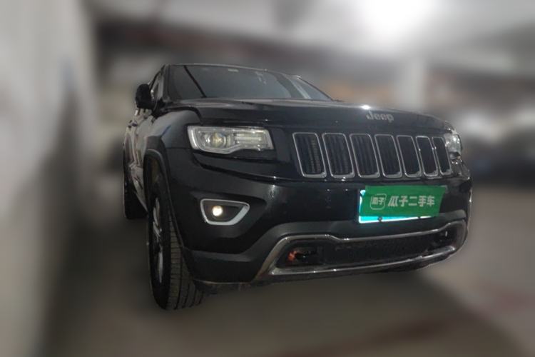 Used Jeep Grand Cherokee 2014 3.0L Comfort Navigation Edition Front Right 45 Deg