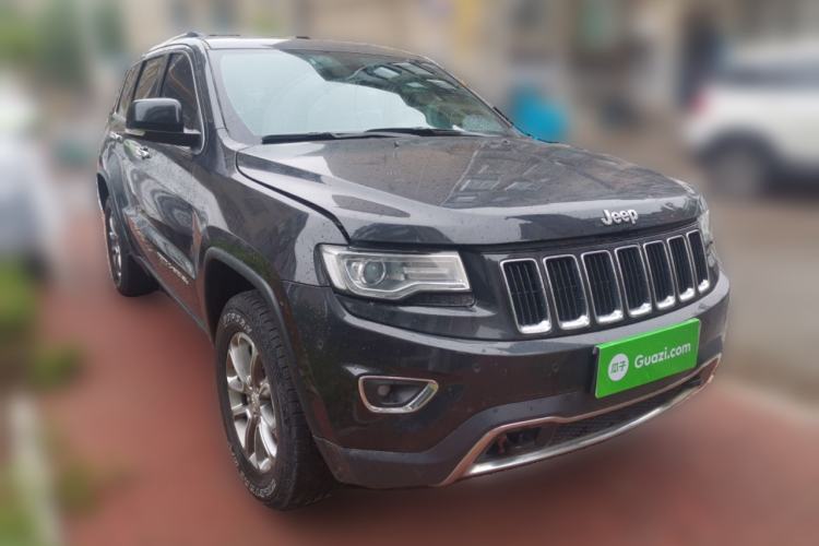 Used Jeep Grand Cherokee 2014 3.0L Comfort Navigation Edition Front Right 45 Deg