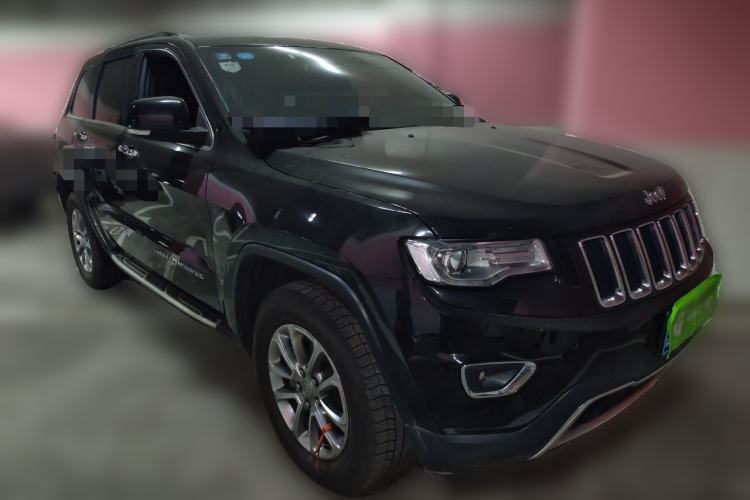 Used Jeep Grand Cherokee 2014 3.0L Comfort Navigation Edition Front Right 45 Deg