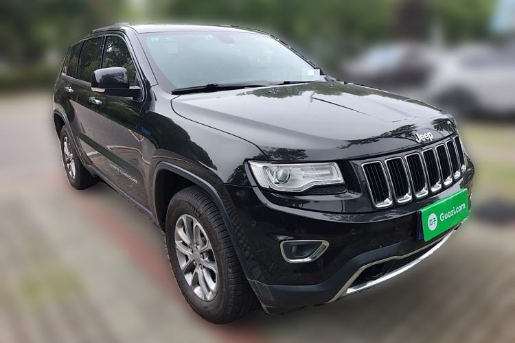Used Jeep Grand Cherokee 2014 3.6L Elite Navigation Edition Front Right 45 Deg