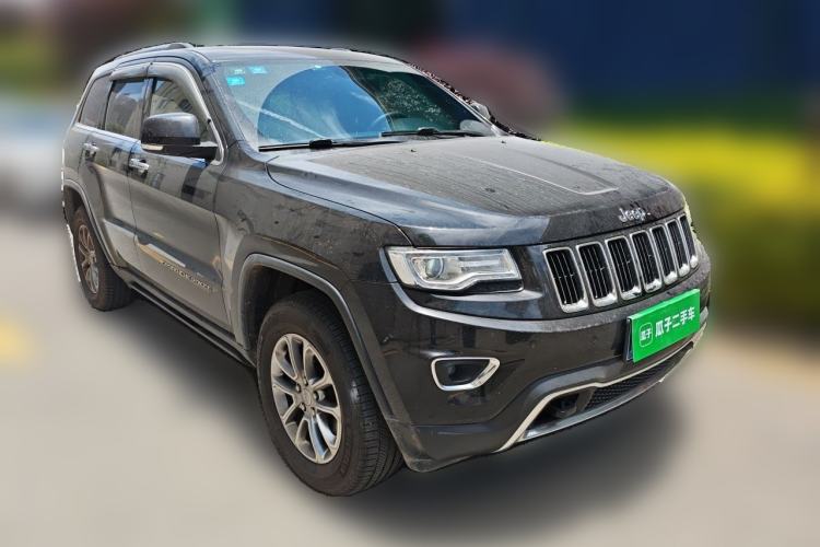 Used Jeep Grand Cherokee 2014 3.6L Elite Navigation Edition Front Right 45 Deg