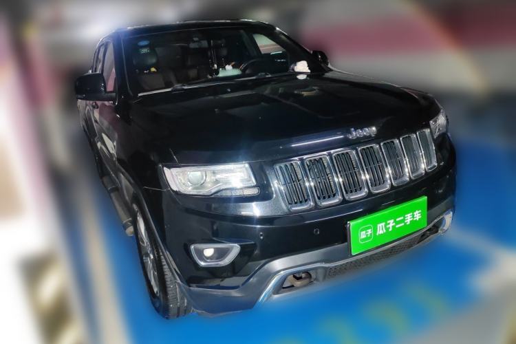 Used Jeep Grand Cherokee 2014 3.0L Comfort Navigation Edition Front Right 45 Deg