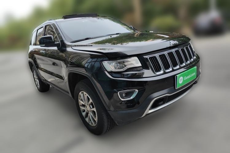 Used Jeep Grand Cherokee 2014 3.6L Elite Navigation Edition Front Right 45 Deg