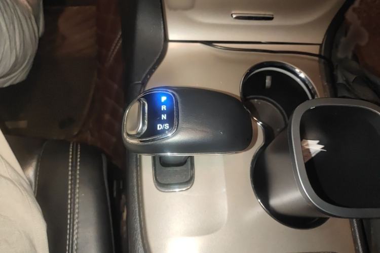 Used Jeep Grand Cherokee 2014 3.0TD Diesel Comfort Navigation Version Gear Lever