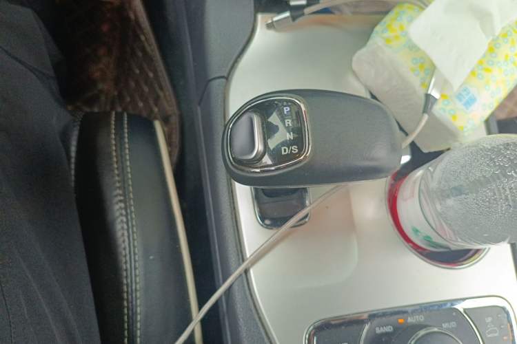 Used Jeep Grand Cherokee 2014 3.6L Elite Navigation Edition Gear Lever
