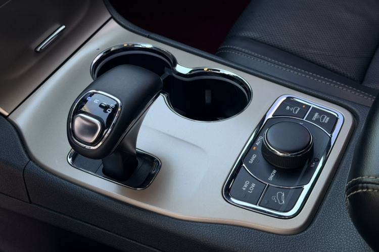 Used Jeep Grand Cherokee 2014 3.6L Elite Navigation Edition Gear Lever