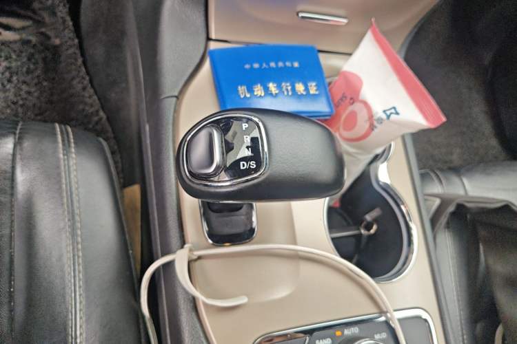Used Jeep Grand Cherokee 2014 3.0L Comfort Navigation Edition Gear Lever